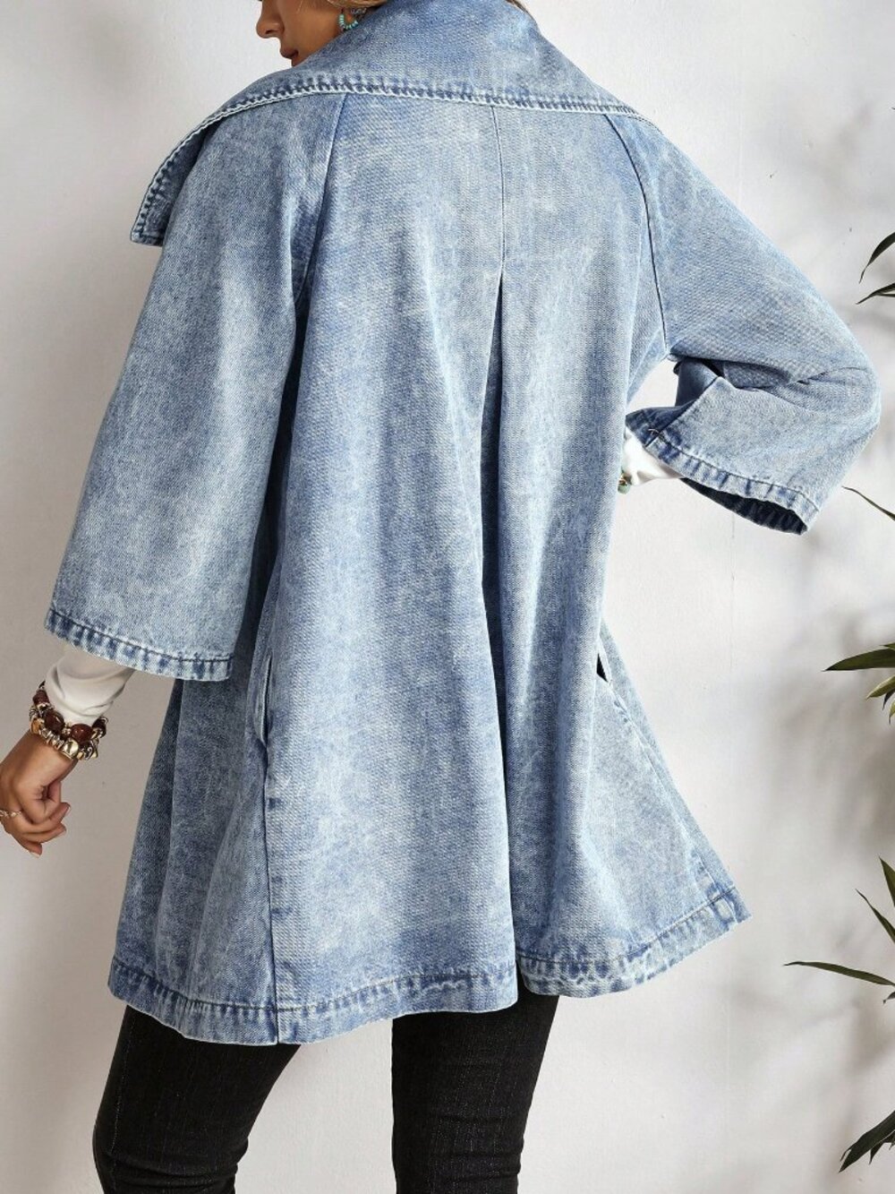 Blue Casual Women's Denim Jacket With Raglan Sleeves And Single-Breasted Closure - Picture 3 of 7